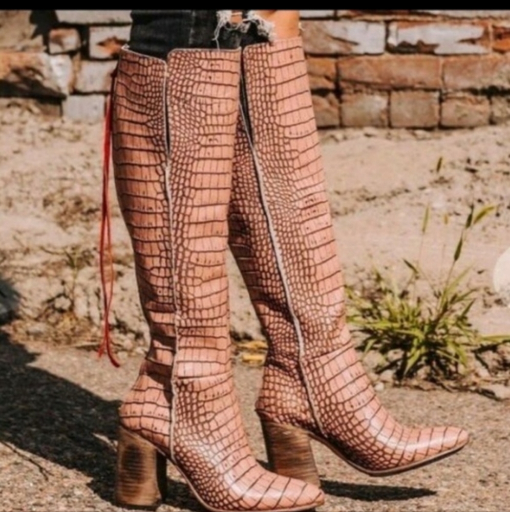 Freebird Jasper Boots in Blush Croco